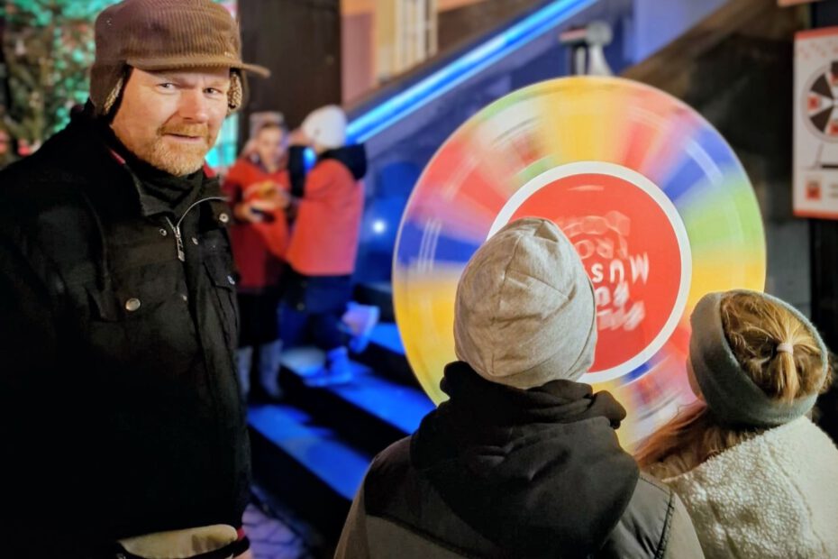 20251215 quer Weihnachtsmarkt Burg Wissem Bilderbuchmuseum Foerderverein Goerg